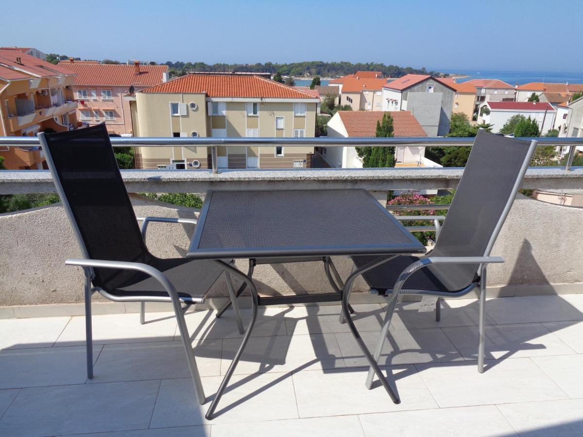 נובליה Apartments Miki 2 מראה חיצוני תמונה