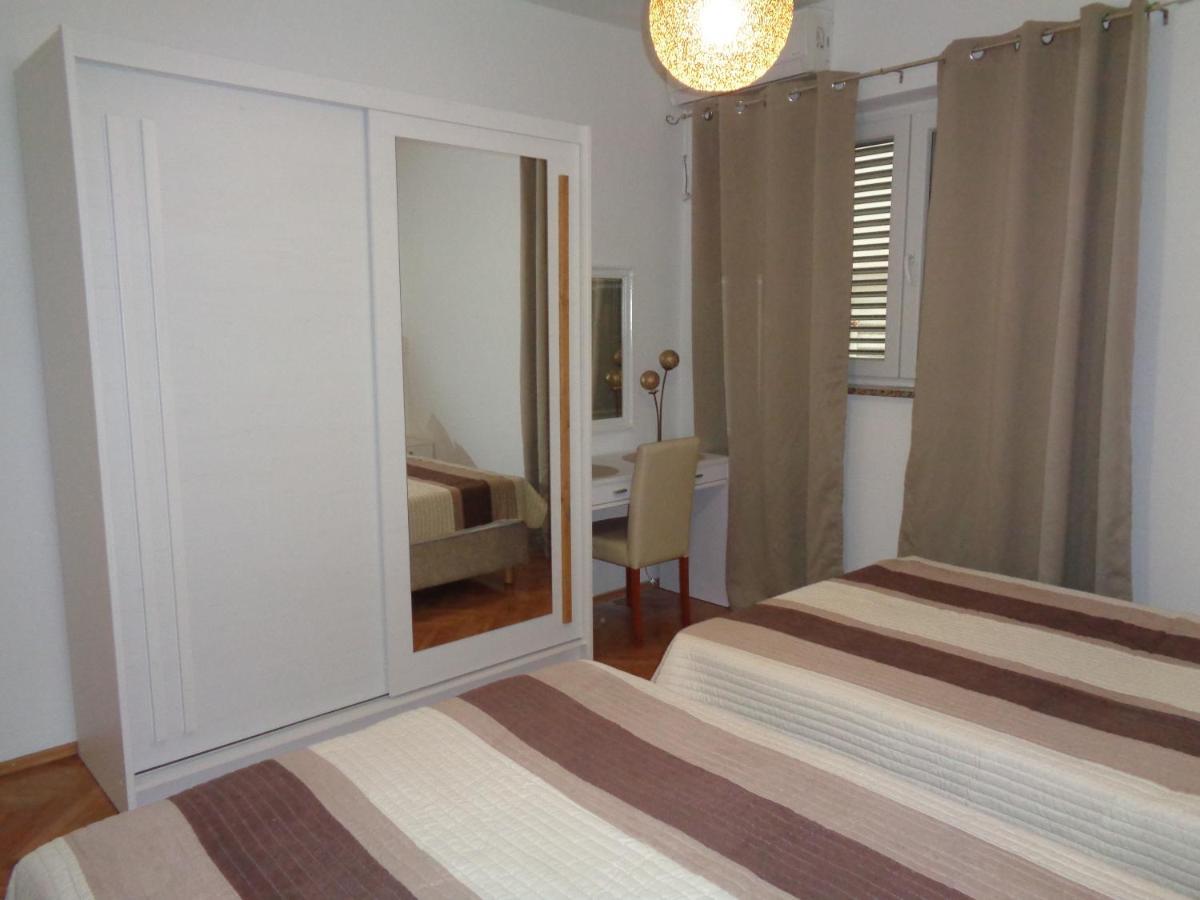 נובליה Apartments Miki 2 מראה חיצוני תמונה