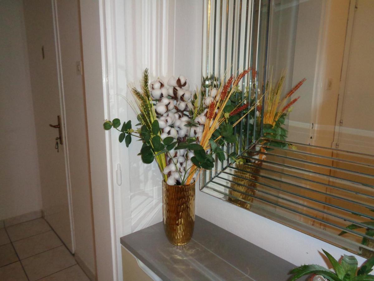 נובליה Apartments Miki 2 מראה חיצוני תמונה