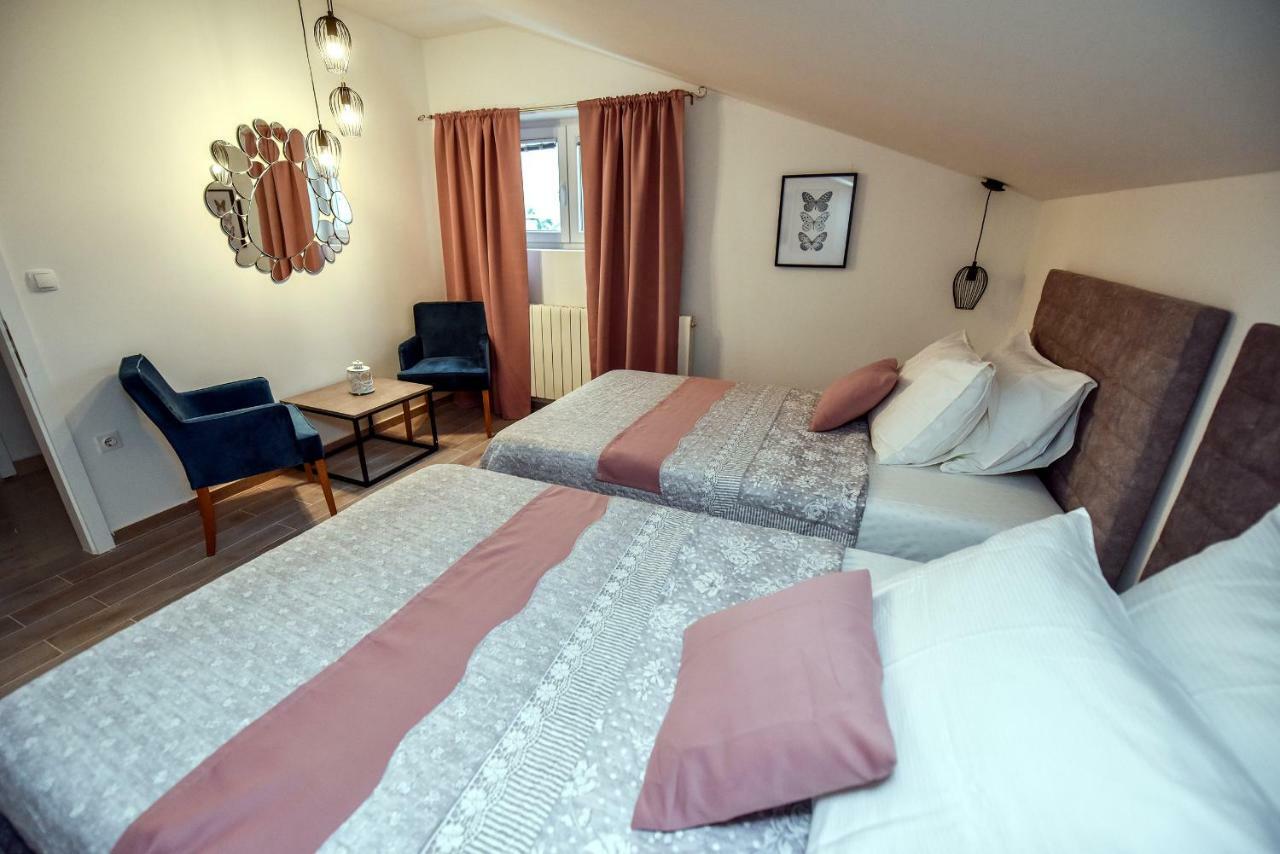 נובליה Apartments Miki 2 מראה חיצוני תמונה