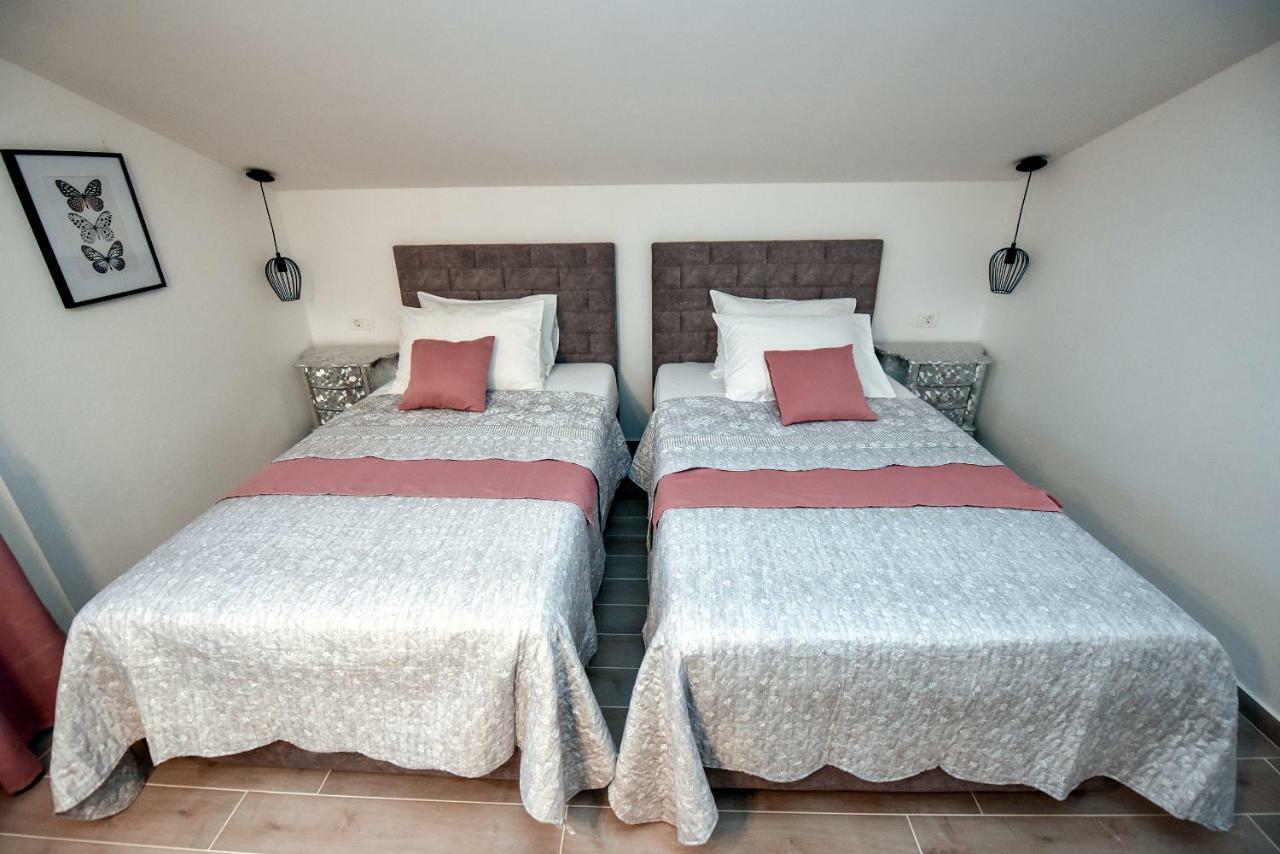 נובליה Apartments Miki 2 מראה חיצוני תמונה
