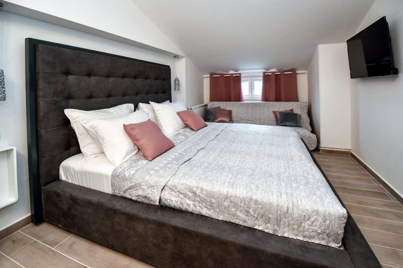 נובליה Apartments Miki 2 מראה חיצוני תמונה