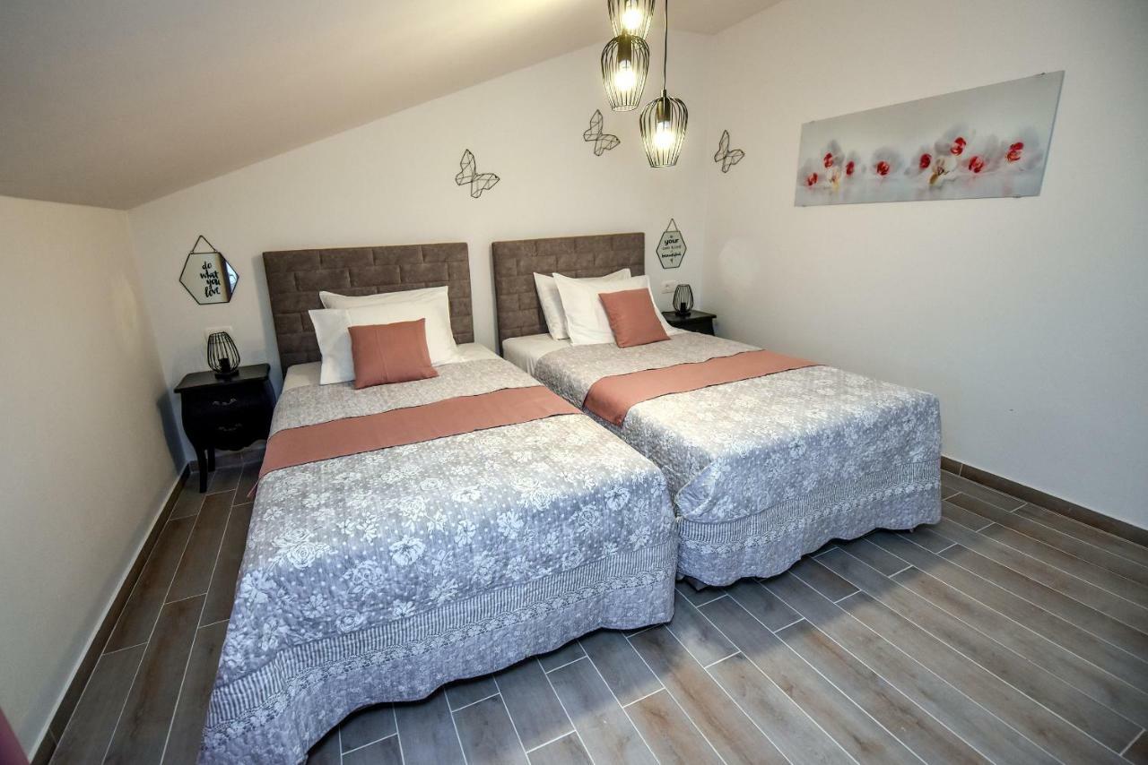 נובליה Apartments Miki 2 מראה חיצוני תמונה