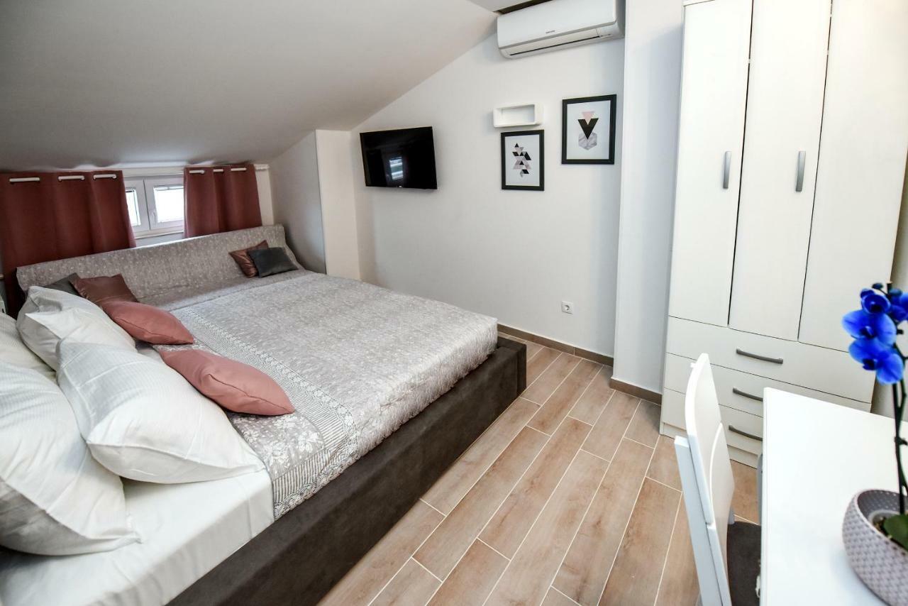 נובליה Apartments Miki 2 מראה חיצוני תמונה