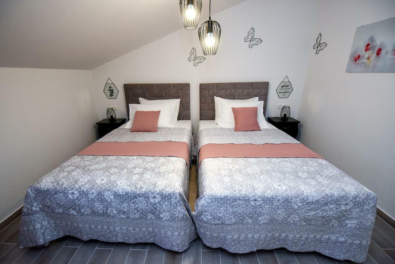נובליה Apartments Miki 2 מראה חיצוני תמונה
